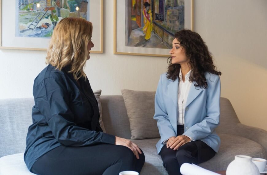 How Bilingual Therapists Make Mental Health Support More Accessible